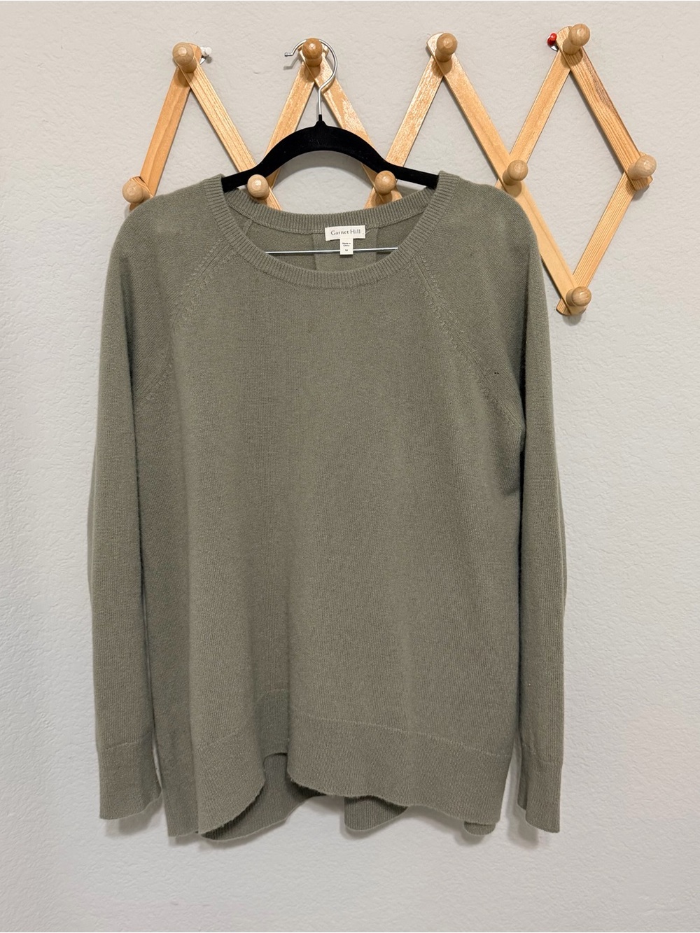 Garnett Hill Green Cashmere Crewneck Sweater Size Medium
